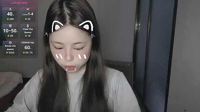 Snapshot of F-Yihao chatting on 04/03/26, 10:13 F-Yihao online show from 04/03/26, 10:13