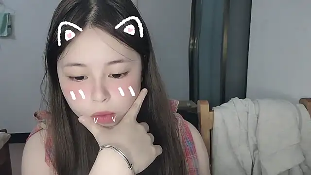 Snapshot of F-Yihao chatting on 04/12/26, 01:38 F-Yihao online show from 04/12/26, 01:38