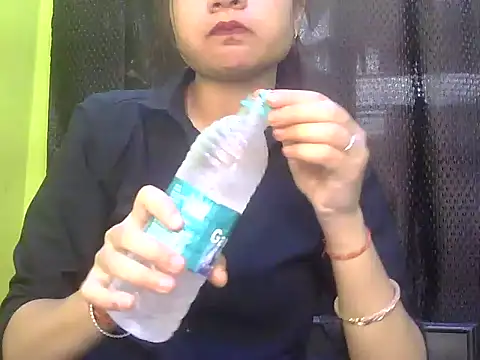 Aani 0 online show from 04/04/26, 04:33