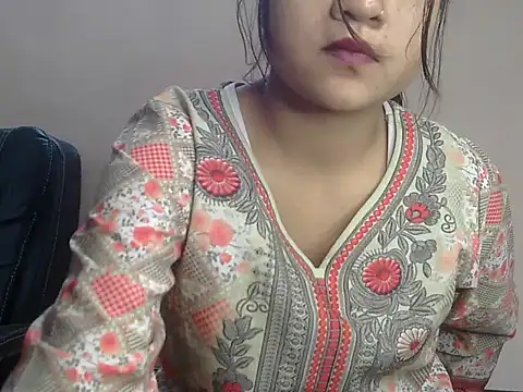 Aani 0 online show from 04/09/26, 07:36