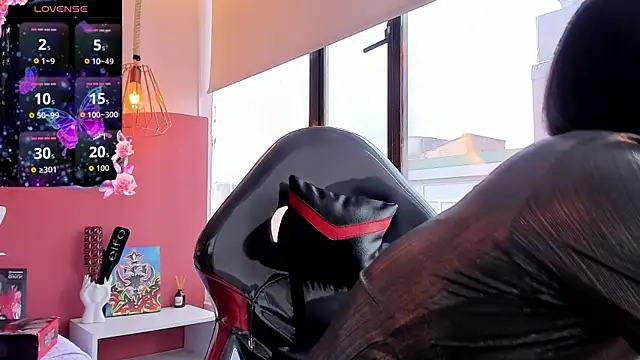 Snapshot of Valkiria_wine chatting on 04/11/26, 01:04 Valkiria wine online show from 04/11/26, 01:04