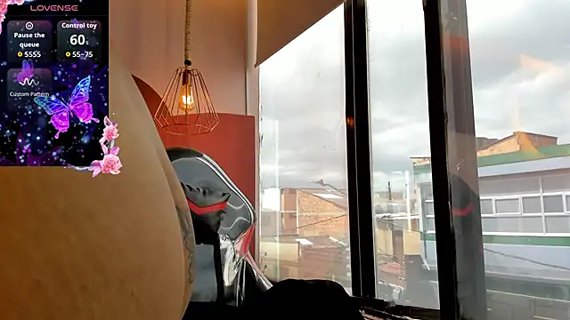 Snapshot of Valkiria_wine chatting on 04/12/26, 02:55 Valkiria wine online show from 04/12/26, 02:55