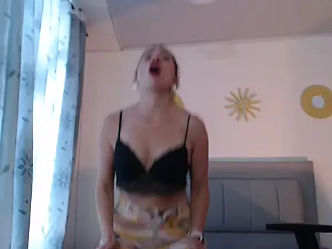 Snapshot of Julietaamado chatting on 04/08/26, 05:24 Julietaamado online show from 04/08/26, 05:24