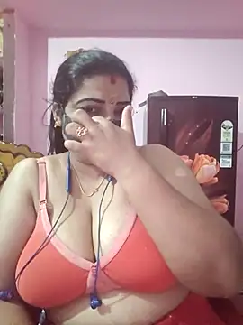 Snapshot of tamil_lathikaaa chatting on 05/01/26, 05:06 tamil lathikaaa online show from 05/01/26, 05:06