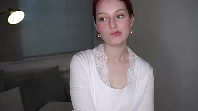 Snapshot of ValeneRomer chatting on 03/02/26, 02:02 ValeneRomer online show from 03/02/26, 02:02