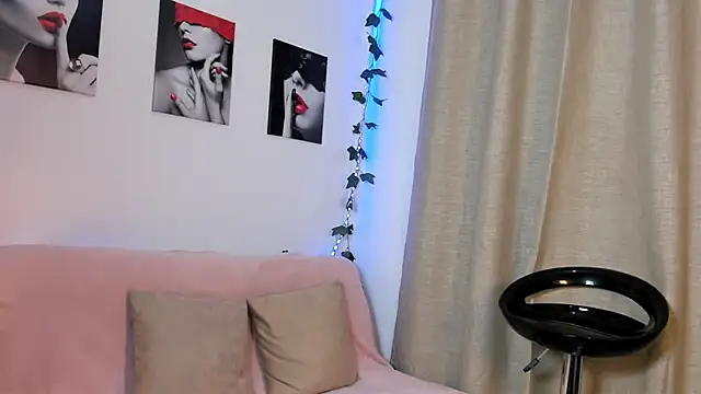 Snapshot of Rebeca_Marchetti chatting on 07/11/26, 05:37 Rebeca Marchetti online show from 07/11/26, 05:37