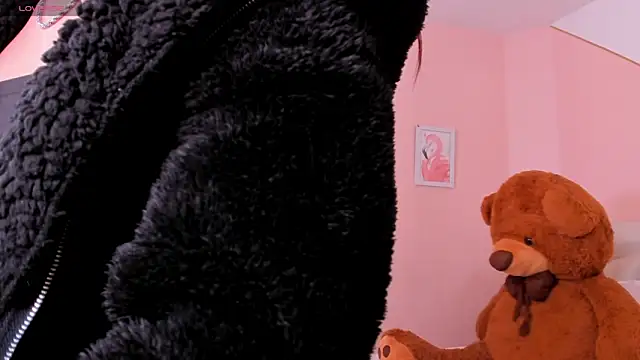 Snapshot of raquel_mooon chatting on 03/13/26, 12:01 raquel mooon online show from 03/13/26, 12:01