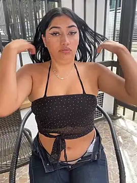 Snapshot of GeorgiaPink_ chatting on 03/19/26, 07:51 GeorgiaPink online show from 03/19/26, 07:51