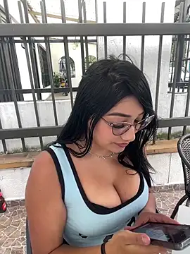 Snapshot of GeorgiaPink_ chatting on 03/28/26, 09:03 GeorgiaPink online show from 03/28/26, 09:03