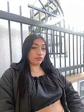 Snapshot of GeorgiaPink_ chatting on 04/01/26, 10:29 GeorgiaPink online show from 04/01/26, 10:29