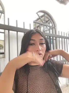 Snapshot of GeorgiaPink_ chatting on 04/11/26, 09:52 GeorgiaPink online show from 04/11/26, 09:52