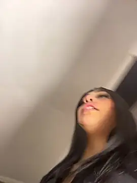 Snapshot of GeorgiaPink_ chatting on 04/20/26, 11:28 GeorgiaPink online show from 04/20/26, 11:28