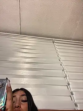 Snapshot of GeorgiaPink_ chatting on 04/21/26, 07:58 GeorgiaPink online show from 04/21/26, 07:58