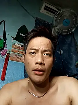 Snapshot of Traidam18cm chatting on 04/23/26, 04:42 Traidam18cm online show from 04/23/26, 04:42