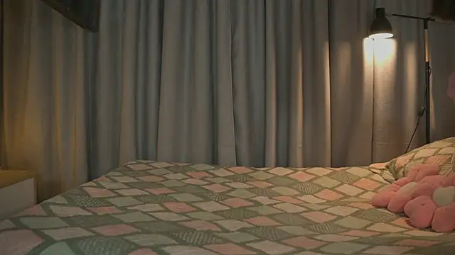 Snapshot of AitanaJhons_ chatting on 04/25/26, 10:51 AitanaJhons online show from 04/25/26, 10:51