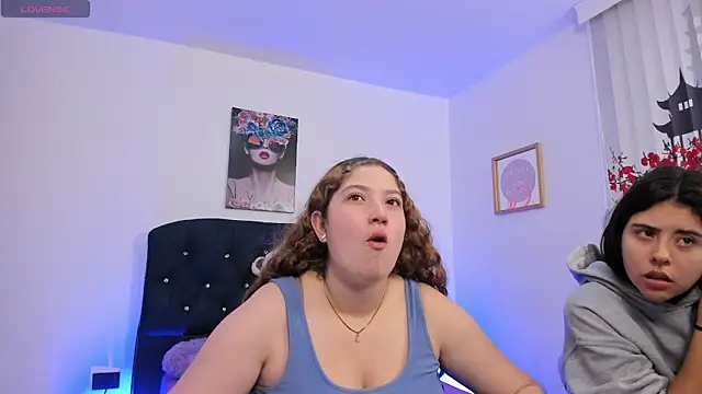 Snapshot of valeria_and_zoe chatting on 03/25/26, 05:52 valeria and zoe online show from 03/25/26, 05:52