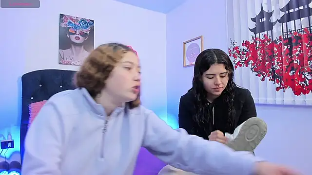 Snapshot of valeria_and_zoe chatting on 03/30/26, 01:45 valeria and zoe online show from 03/30/26, 01:45