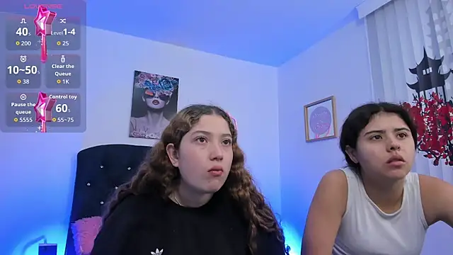 Snapshot of valeria_and_zoe chatting on 03/31/26, 01:44 valeria and zoe online show from 03/31/26, 01:44