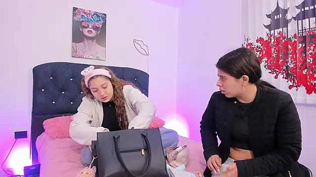 Snapshot of valeria_and_zoe chatting on 04/10/26, 02:11 valeria and zoe online show from 04/10/26, 02:11