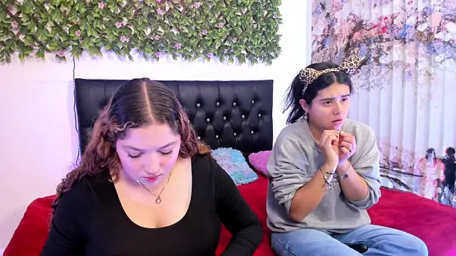 valeria and zoe online show from 05/21/26, 02:02