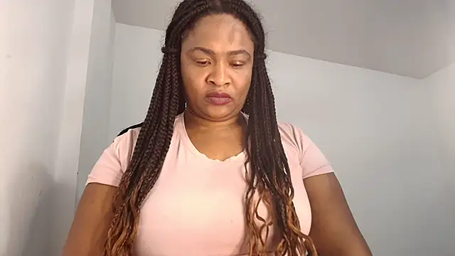 Snapshot of luxy_benet chatting on 04/18/26, 02:48 luxy benet online show from 04/18/26, 02:48