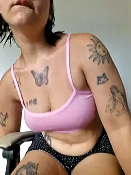 quemerayssa online show from 04/03/26, 02:37