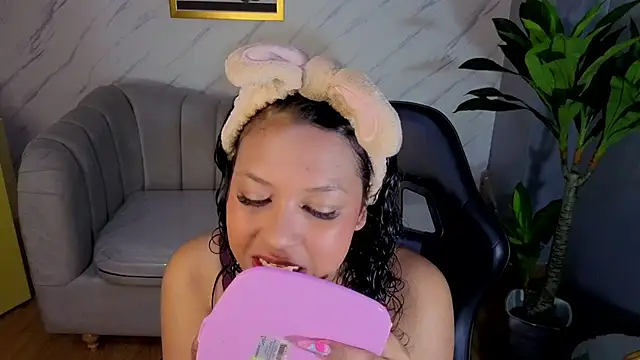 Kristen black T online show from 04/17/26, 08:12