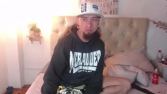 Snapshot of Rommen_N_Zoe chatting on 04/09/26, 11:21 Rommen N Zoe online show from 04/09/26, 11:21