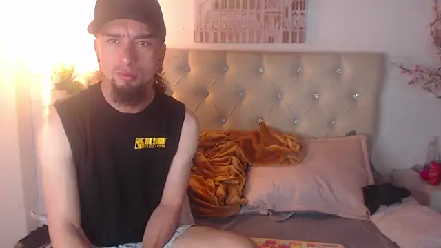 Snapshot of Rommen_N_Zoe chatting on 04/29/26, 01:43 Rommen N Zoe online show from 04/29/26, 01:43