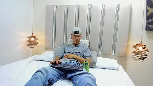 Snapshot of Ethan_Wolfe chatting on 02/27/26, 06:02 Ethan Wolfe online show from 02/27/26, 06:02