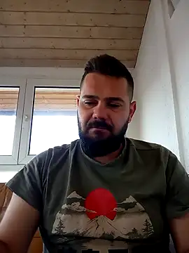 Snapshot of Enzo9911 chatting on 04/24/26, 04:59 Enzo9911 online show from 04/24/26, 04:59