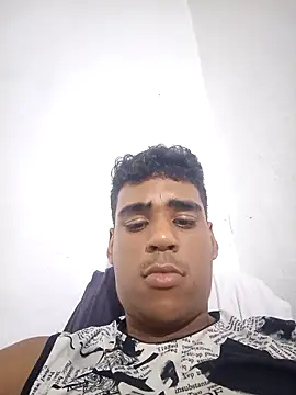 luis230436 online show from 04/22/26, 04:15
