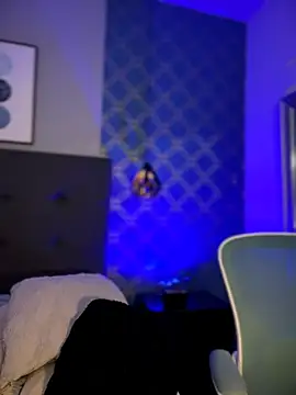 Snapshot of LilyBauer chatting on 04/21/26, 01:42 LilyBauer online show from 04/21/26, 01:42