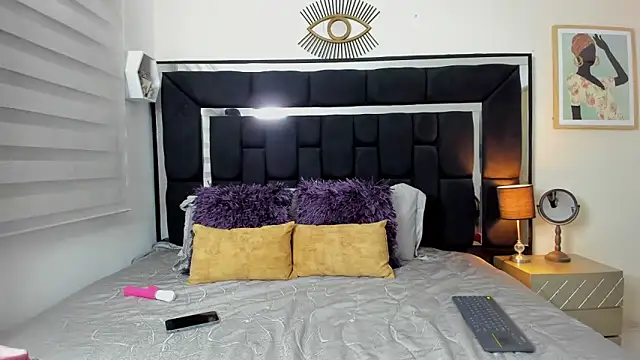 Tiana moon online show from 04/26/26, 01:58