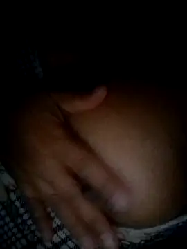 Snapshot of ArianaOrtiz chatting on 04/21/26, 12:33 ArianaOrtiz online show from 04/21/26, 12:33