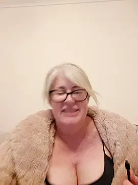 FlirtyFleur-x online show from 03/29/26, 12:43