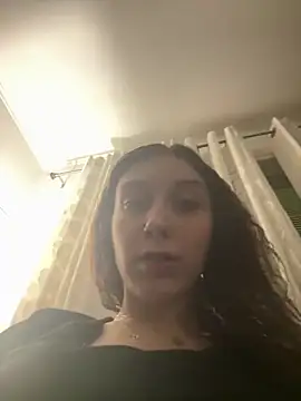 Snapshot of kenzyy28 chatting on 03/12/26, 01:45 kenzyy28 online show from 03/12/26, 01:45