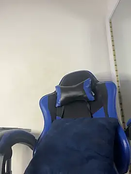 Maddie 7 online show from 04/17/26, 02:36