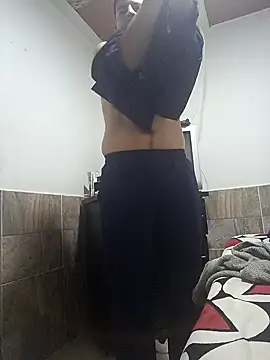 Snapshot of Ozkr777 chatting on 04/06/26, 10:27 Ozkr777 online show from 04/06/26, 10:27