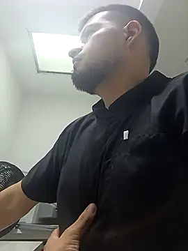 Snapshot of Ozkr777 chatting on 04/11/26, 12:20 Ozkr777 online show from 04/11/26, 12:20