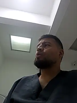 Snapshot of Ozkr777 chatting on 04/12/26, 12:32 Ozkr777 online show from 04/12/26, 12:32