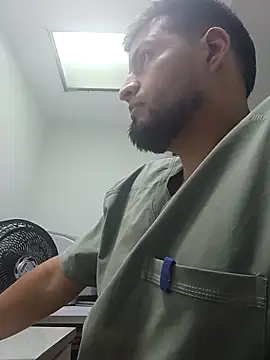 Snapshot of Ozkr777 chatting on 04/21/26, 11:40 Ozkr777 online show from 04/21/26, 11:40