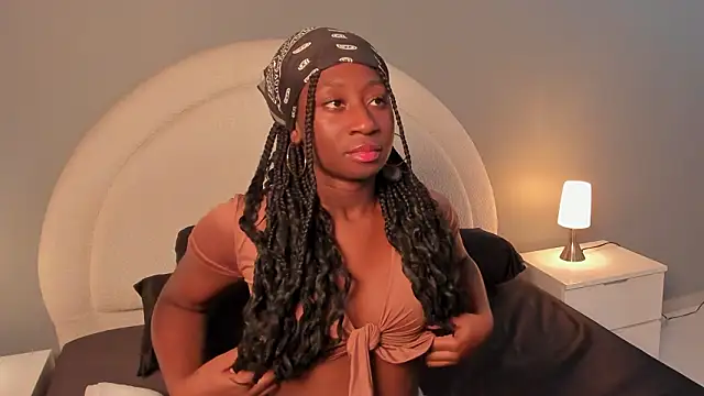 Snapshot of zoepinkett chatting on 03/21/26, 03:22 zoepinkett online show from 03/21/26, 03:22