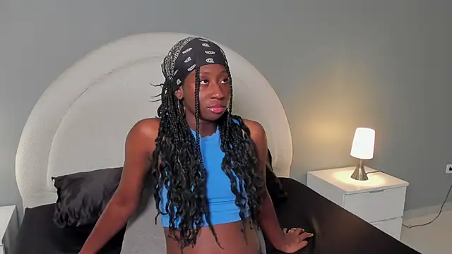 Snapshot of zoepinkett chatting on 03/30/26, 01:17 zoepinkett online show from 03/30/26, 01:17