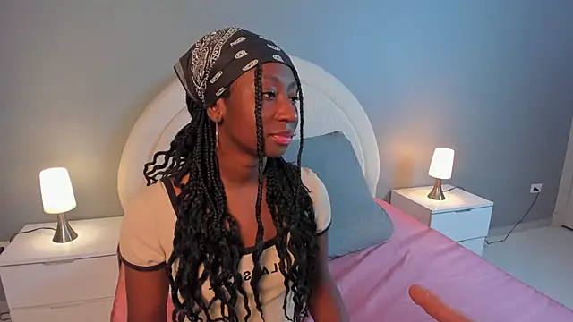 Snapshot of zoepinkett chatting on 04/02/26, 03:37 zoepinkett online show from 04/02/26, 03:37