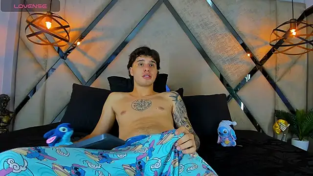 Snapshot of EXCLUSIVE8 chatting on 03/22/26, 04:32 EXCLUSIVE8 online show from 03/22/26, 04:32