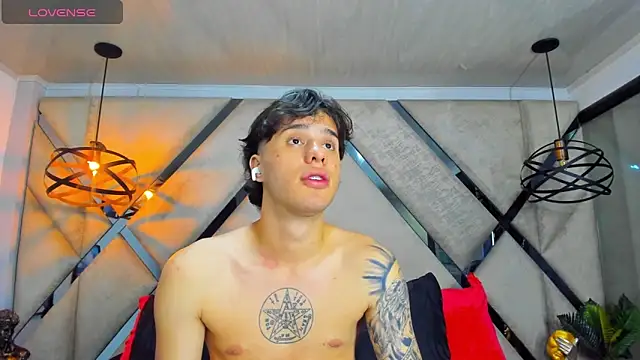 Snapshot of EXCLUSIVE8 chatting on 04/29/26, 03:54 EXCLUSIVE8 online show from 04/29/26, 03:54