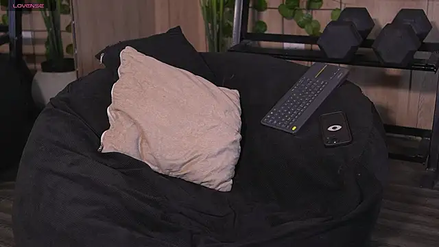 Snapshot of TianBrooks chatting on 03/11/26, 03:56 TianBrooks online show from 03/11/26, 03:56