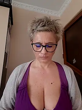 LunaBlaise online show from 03/10/26, 08:30