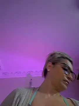 Snapshot of LunaBlaise chatting on 04/17/26, 07:22 LunaBlaise online show from 04/17/26, 07:22